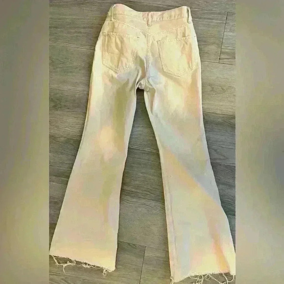 New express Mid Rise Medium Wash '70s Flare Jean. Perfect y2k look. Size 0 - Picture 3 of 7